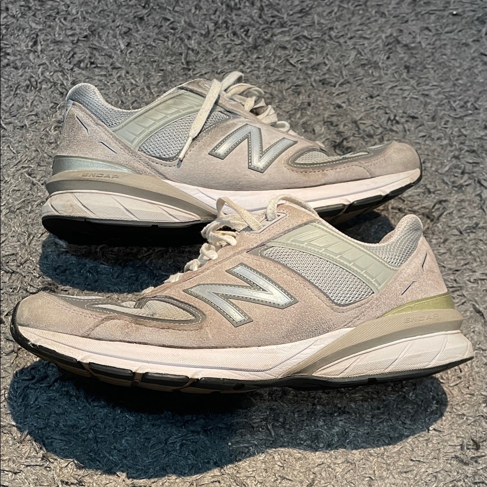 New balance 990 v5